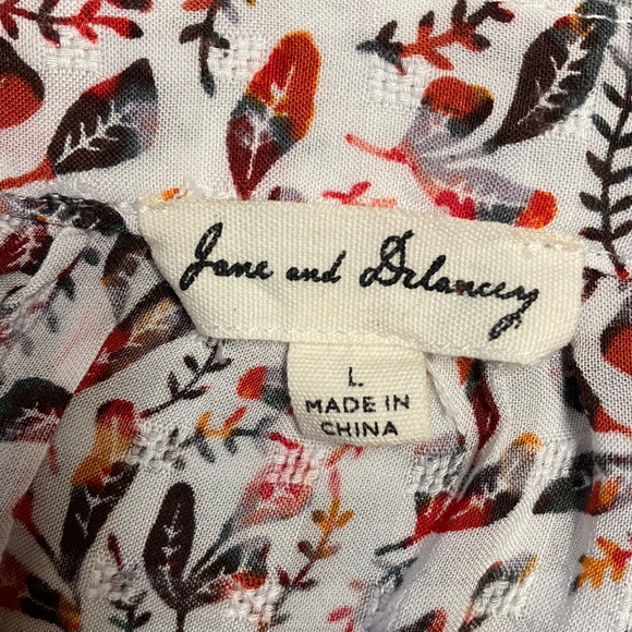 Jane and Delancey Sleeveless Print Top with Leaf Pattern Size Large - Picture 8 of 10